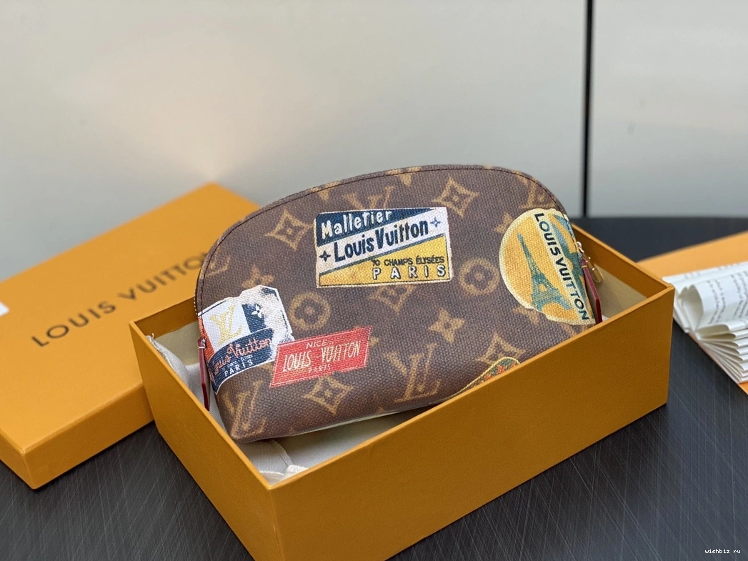 WIS COSMETIC POUCH Louis Vuitton 1113